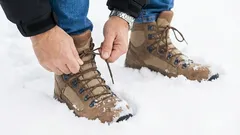 Em vez da palmilha, coloque isto nos sapatos: os pés nunca mais ficarão gelados