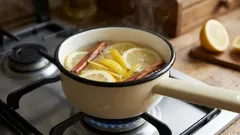 Ferver casca de limão com canela: por que é recomendável usar essa mistura e para que ela serve?